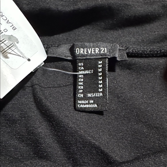 Forever 21 Classic Black Skirt - Picture 2 of 4